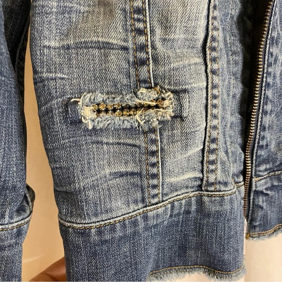 ALLEN B Women’s Jeweled Distressed Jean Jacket Cropped Sleeves Size Small - Picture 4 of 16